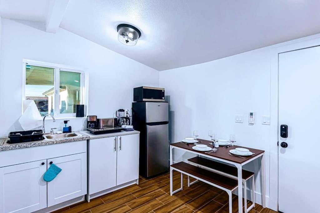 Phoenix Retreat - Studio With King Bed - 10 Min From Airp - Unit C 外观 照片